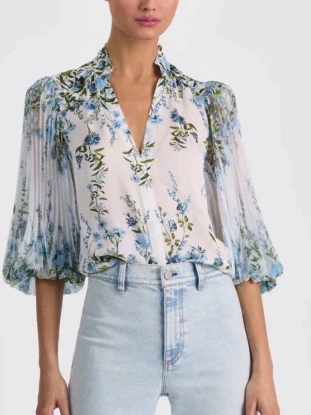 Alice & Olivia Ilan Button Down Blouse In Fresh Air Carolina Blue NWT Large